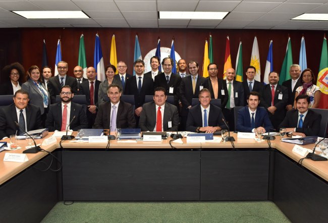 Alberto Ortiz photo BIS CEMLA Roundtable Dominican Republic group